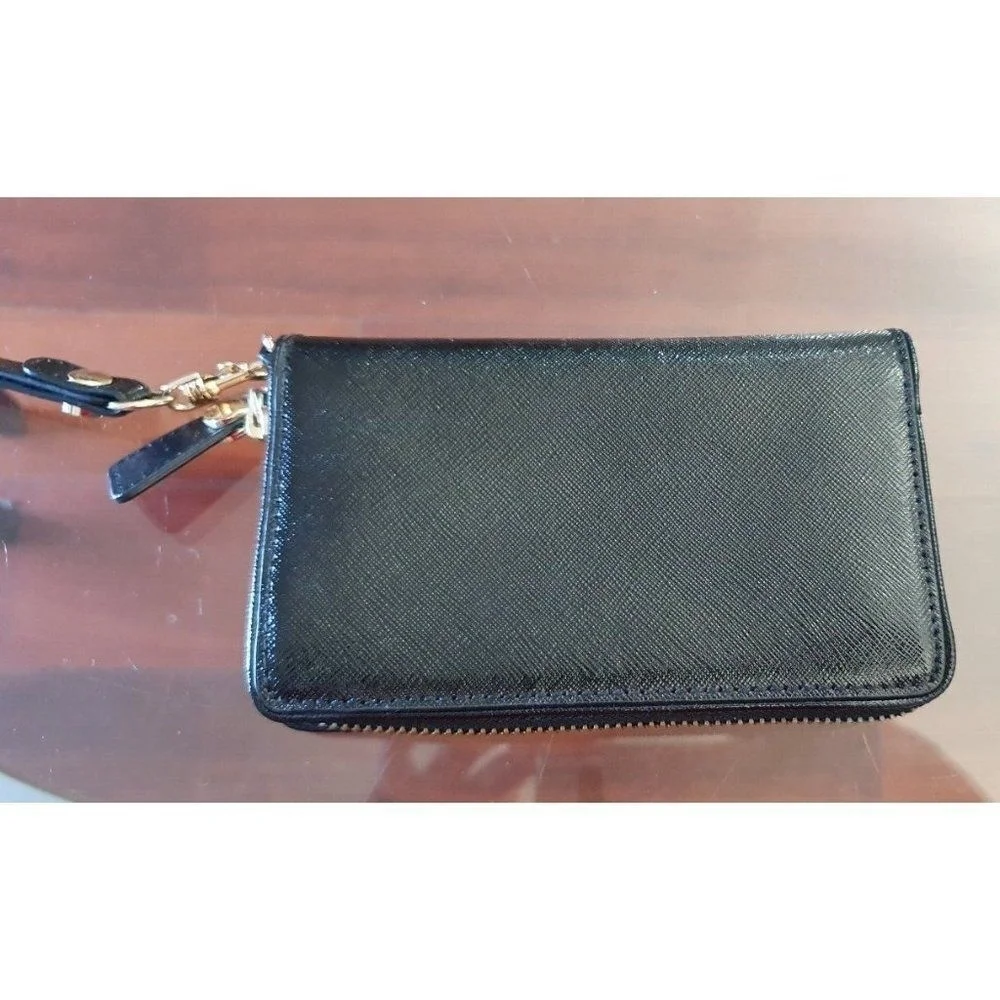 Elaine Turner zip around leather wallet with multiple CC slots